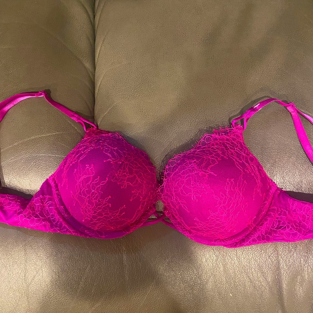 Victoria’s Secret Bombshell Bra